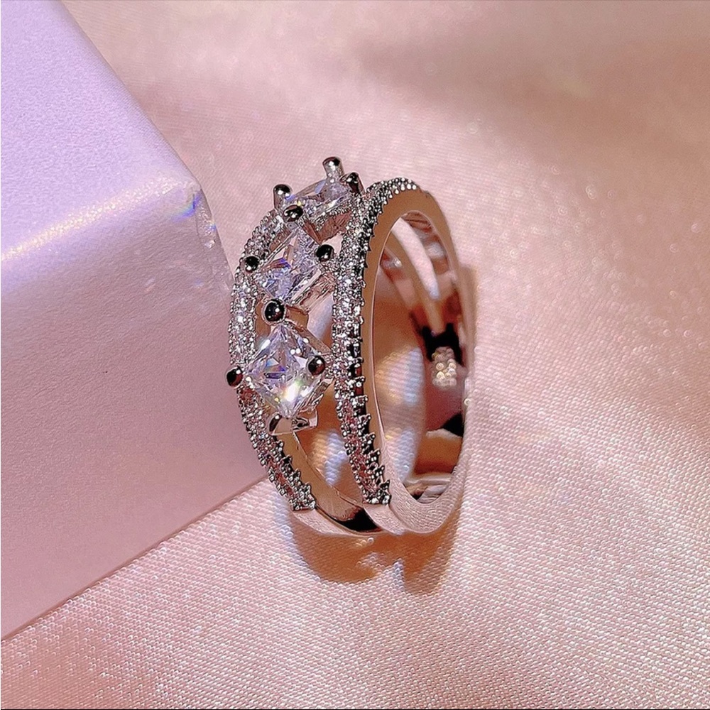 New Women’s 925 Silver Beautiful Diamond Ring - Picture 4 of 5